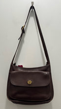 Load image into Gallery viewer, Vintage Coach Brown Leather Size Large turn lock clasp Purse
