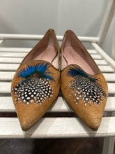 Load image into Gallery viewer, Pretty Ballerinas Tan Suede Size 41 Pointed Toe feather detail Shoe
