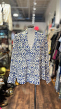 Load image into Gallery viewer, Mille White and blue Cotton Print Long sleeve v neck Top
