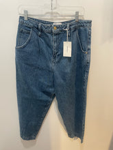 Load image into Gallery viewer, FRAME Blue Cotton Blend pleated barrel leg Jeans, Size 31
