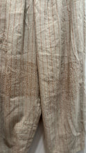 Load image into Gallery viewer, Ewa i Walla Tan &amp; Orange Linen Blend Pinstripe embroidered tapered Pant, Size XS
