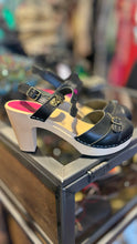 Load image into Gallery viewer, hasbeens Black w/wood heel clog sandal, Size 39
