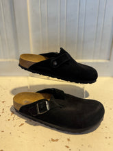 Load image into Gallery viewer, Birkenstock Black Leather Size 37 clog Shoe
