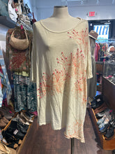 Load image into Gallery viewer, Krista Larson Beige and pink Cotton Floral Short sleeve oversized Top, Sized L
