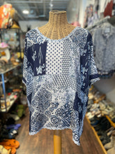 Load image into Gallery viewer, Johnny Was Blue &amp; White Silk mixed prints Flowy Top, Size XL
