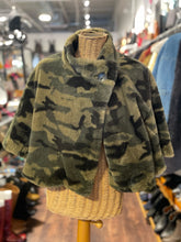 Load image into Gallery viewer, Alembika Green Polyester Camo Cropped longsleeve Jacket, Size S
