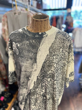Load image into Gallery viewer, When Simon Met Ralph ivory &amp; black Abstract Short sleeve Top
