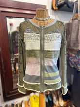 Load image into Gallery viewer, LULU - H green &amp; white Mixed mixed media Longsleeve Zipper Top
