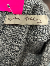 Load image into Gallery viewer, Cynthia Ashby white &amp; black button down Top, Size 1=Small
