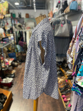 Load image into Gallery viewer, Nili Lotan Purple &amp; White Cotton Floral Button up Top, Size L
