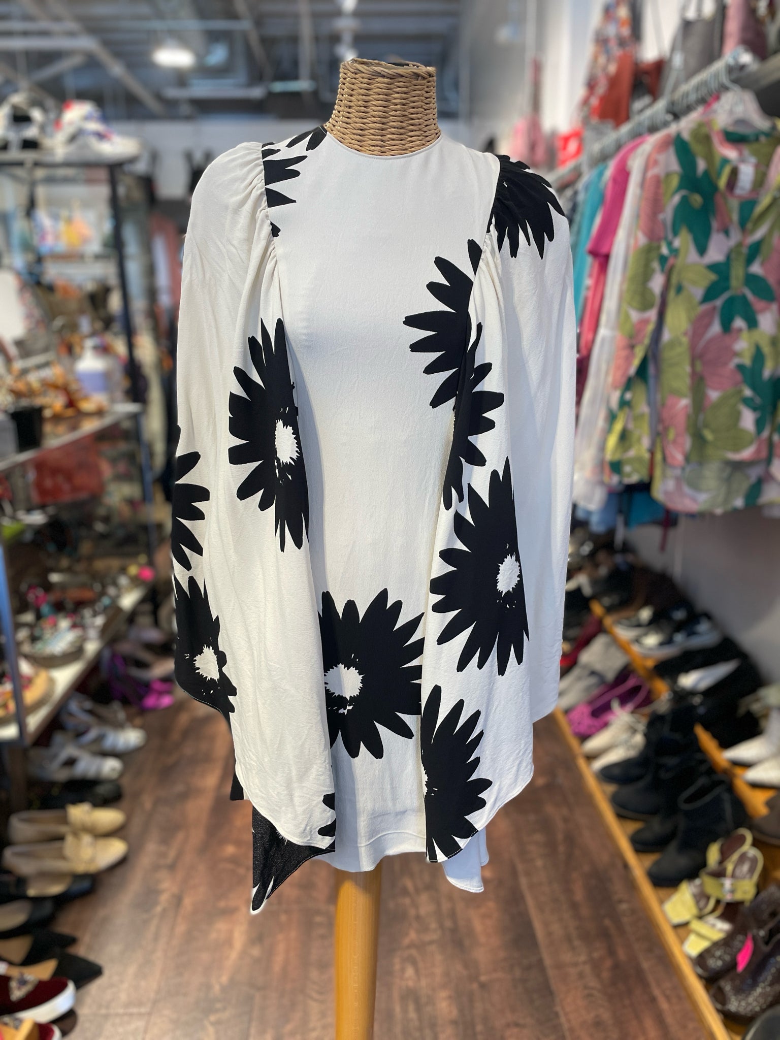 Stella McCartney white & black Viscose flower Flowy poncho style Dress, Size 38