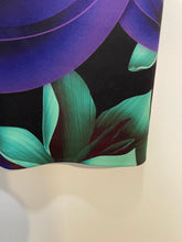 Load image into Gallery viewer, Clover Canyon multi color Stretch blend tropical print pencil Skirt, Size M
