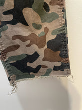 Load image into Gallery viewer, Nili Lotan army Cotton Camo Pant, Size 6
