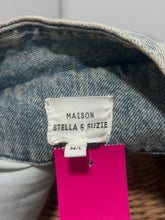 Load image into Gallery viewer, maison stella et suzie Blue Cotton Acid Wash Vest
