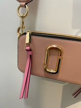 Load image into Gallery viewer, Marc Jacobs Rose Leather Logo Small W/logo strap Purse
