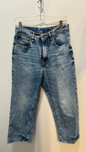 Load image into Gallery viewer, R13 faded blue Cropped Jeans
