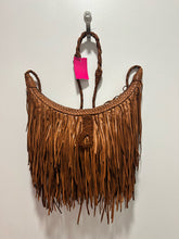 Load image into Gallery viewer, en shalla Tan Leather fringe crossbody Purse

