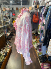 Load image into Gallery viewer, V.DE. Vinster. Pink &amp; White Cotton Floral Ruffled collar Top, Size M
