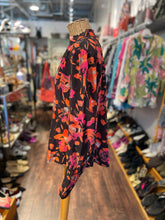 Load image into Gallery viewer, Go Silk Black &amp; Orange Silk Printed NWT! longsleeve Top, Size M
