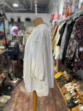 Load image into Gallery viewer, Nili Lotan White Cotton eyelet billowy Top, Size S
