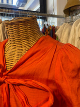 Load image into Gallery viewer, Stella McCartney Orange Silk/Cotton neck tie Short sleeve Top, Size 6
