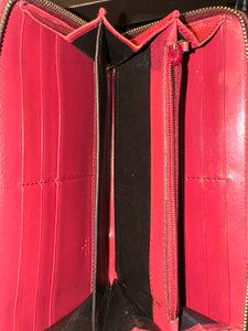 GUCCI Raspberry GG zip around Wallet, Gently Worn, W/box
