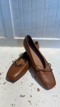 Load image into Gallery viewer, M. Gemi Hazelnut Leather Square Toe Ballet Flats,Gently Worn! Size 39
