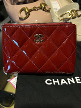 Load image into Gallery viewer, CHANEL Red patent leather Quilted coin purse, Vintage, Duster Incl.
