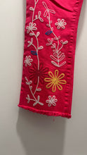 Load image into Gallery viewer, Johnny Was Pink Cotton floral embellished raw edge straight Jeans
