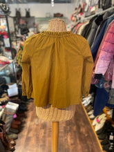 Load image into Gallery viewer, DOEN dijon Cotton scrunch Top, Size 8
