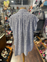 Load image into Gallery viewer, Nili Lotan Purple &amp; White Cotton Floral Button up Top, Size L
