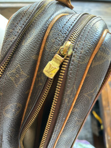 Louis Vuitton Brown Leather Logo Messenger style Purse, Vintage AS IS