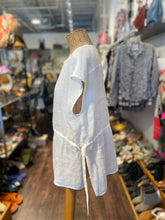Load image into Gallery viewer, LVIR White Linen waist cinch Short sleeve Top, Size S
