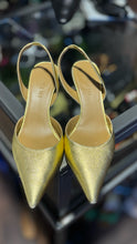 Load image into Gallery viewer, M.Gemi Gold &amp; Tan Leather Size 38 point toe heel Shoe
