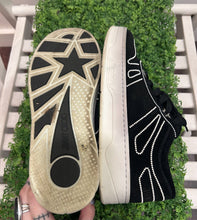 Load image into Gallery viewer, Jimmy Choo Black &amp; White Size 39.5 pearl beading sneaker Shoe
