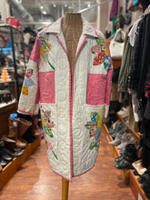 Load image into Gallery viewer, small museum White &amp; Pink Floral Quilted Coat

