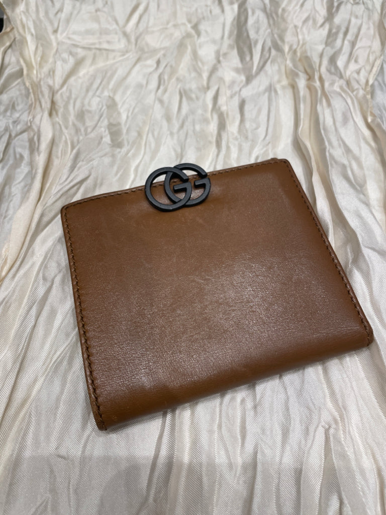 GUCCI Almond Leather GG Gently Worn Wallet