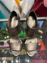 Load image into Gallery viewer, Used GUCCI Silver Leather Heels W/Box, Size 36.5
