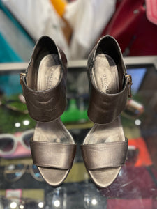 Used GUCCI Silver Leather Heels W/Box, Size 36.5