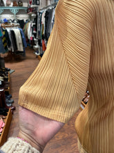Load image into Gallery viewer, Pleats Please Issey Miyake Amber Pleats POLO Top, Size 3=Large
