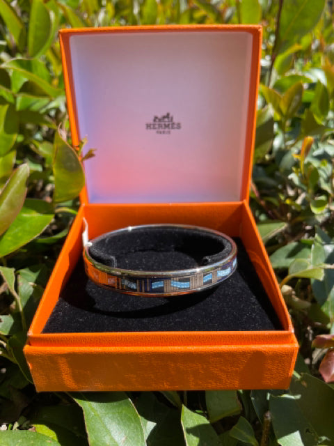 Hermes preloved clic H black enamel bracelet, Luxury, Accessories on  Carousell
