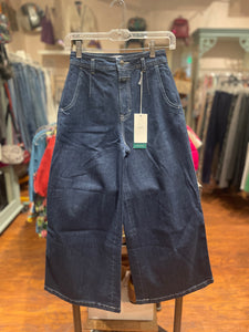 CLOSED Dark Denim Stitch Wide Leg Cropped Jeans, Size 24