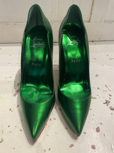 Used Christian Louboutin Green Leather Pointy Toe Like New! Heel, Size 38