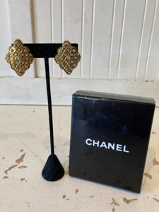 CHANEL Vintage Gold Tone Strass Crystals Clip On Earrings